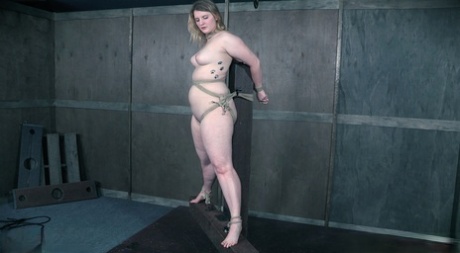 chubby woman public agent sex images