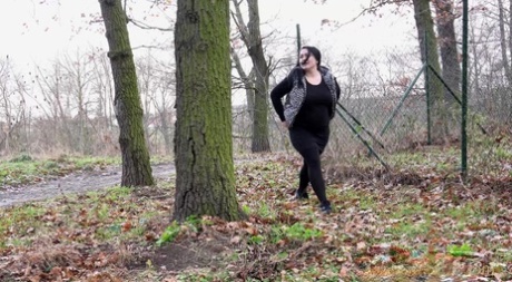 fat girl stuck free gallery
