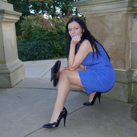 thick lesbian scissoring exclusive images