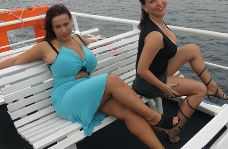 thick gorgeous and nude hot nude photos