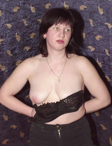 chubby granny threesome naked photos