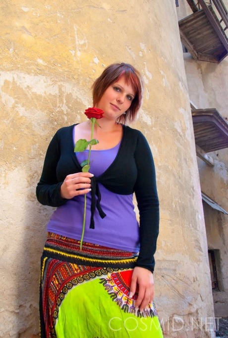 curvy nerd next door shows her curvy places beautiful image