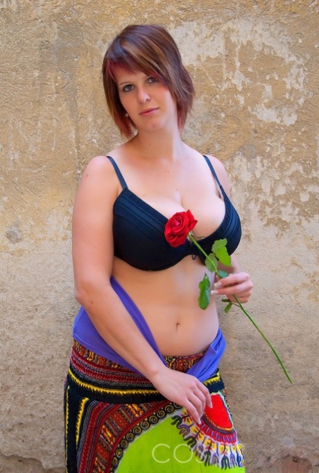 saucy samantha is a cute chubby blonde who loves to fuck top galleries