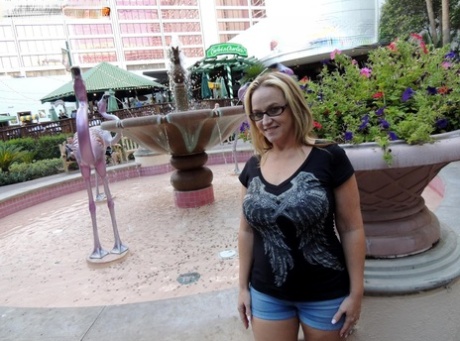 bbw girl next door nudes photos