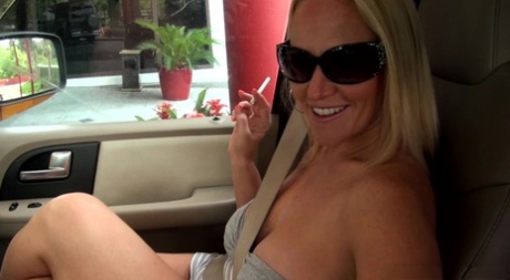 big booty moms caroline pierce sexy photos