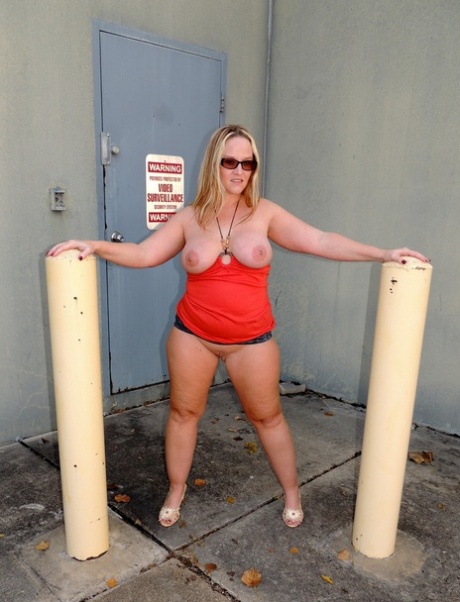 milfs and fat juicy cocks exclusive image