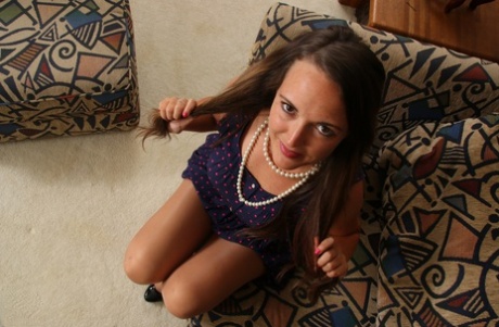 guy forces curvy teen sexy nudes pics