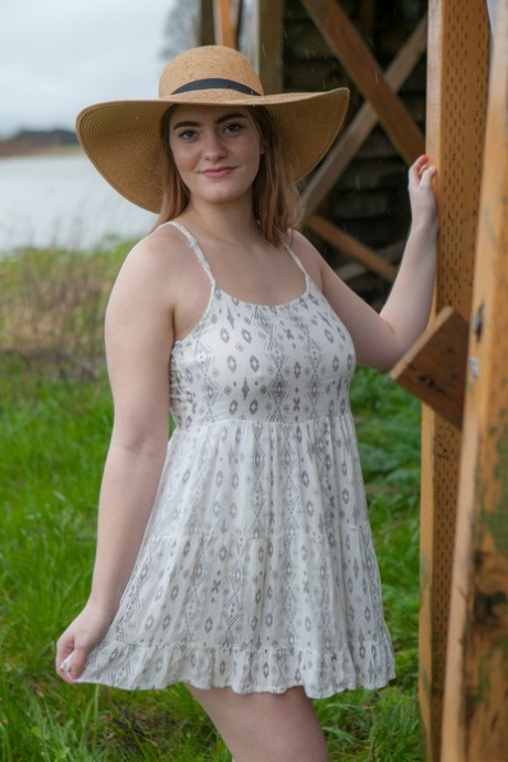 curvy sharron hot porn pic