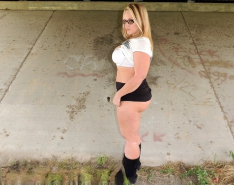 big ass fancy lady choking on dick sexy naked photos