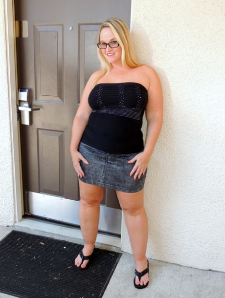 bbw lesbian fetish art nude images