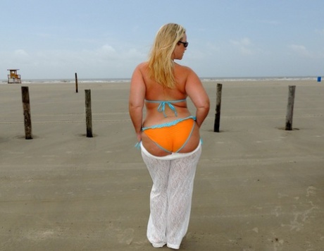 beautiful curvy women booty free img