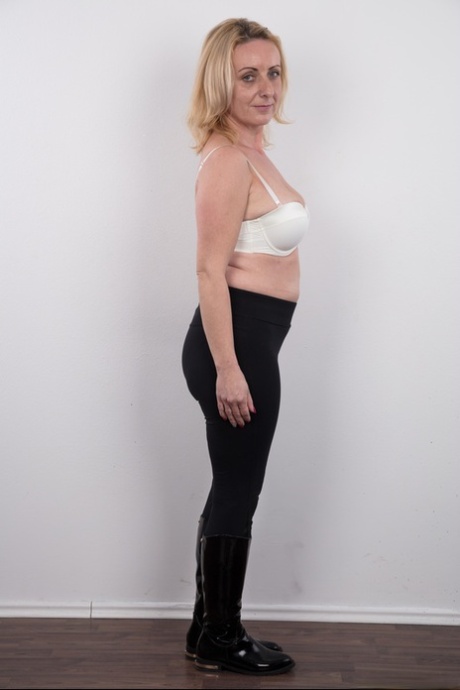 thick niece pornographic gallery