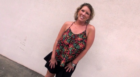curvy prostitute porn pic