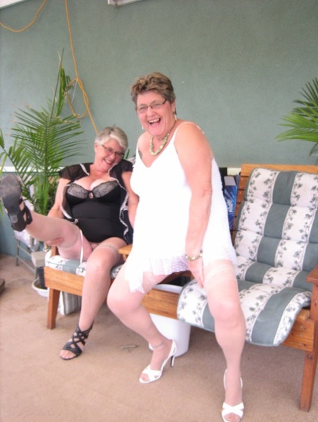 huge thick thighs nice img