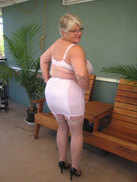 bbw fitting room nice images