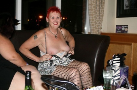 curvy milf legs pornos images