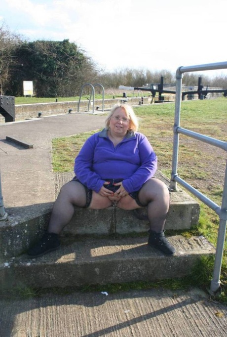 fat ass strapon pictures free nudes photos