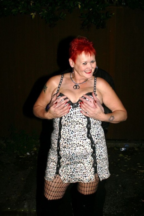 eating out a bbw hot naked img