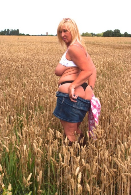 thick spanish sc friend nudes image