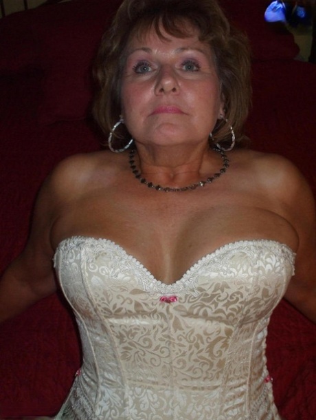 curvy cam teen dancin for sum money nice photos