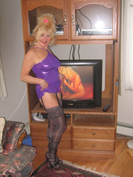 bbw wife belinda jerks my cock art nude pictures