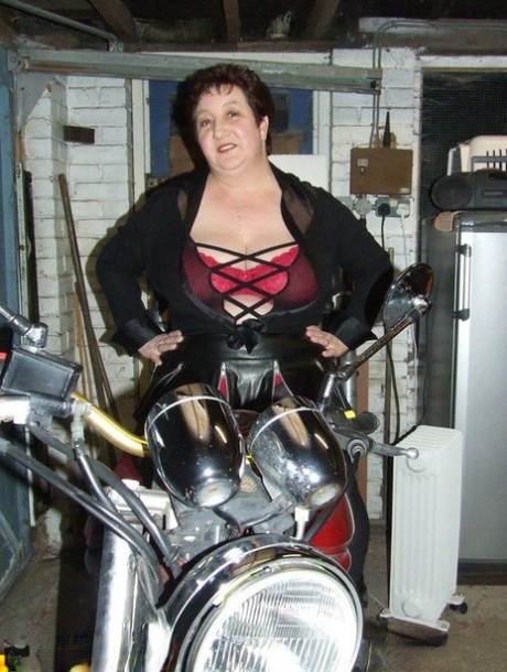 sexy bbw vibrating and cock riding free porn archive