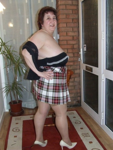 thick marge nude photo