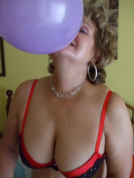 thick college teen naked galleries