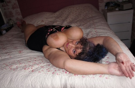 kenyan sluts bonde chubby threesome best pic