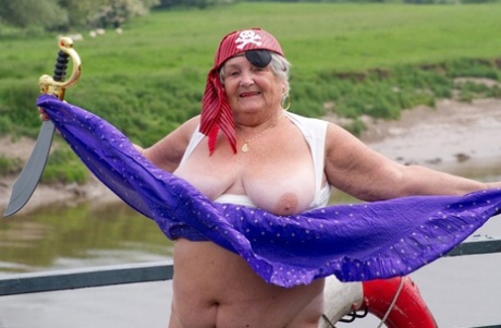 curvy lactating porn photos