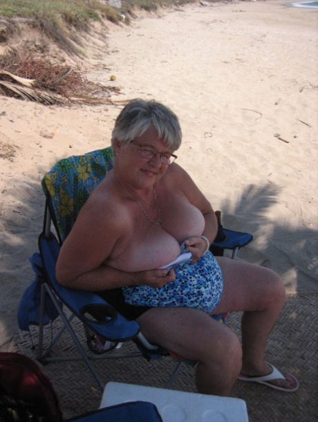 free chubby model galleries erotic pic