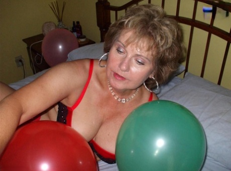 thick women huge tits british hot nude photos