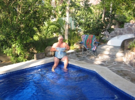 bbw shits herself free xxx archive