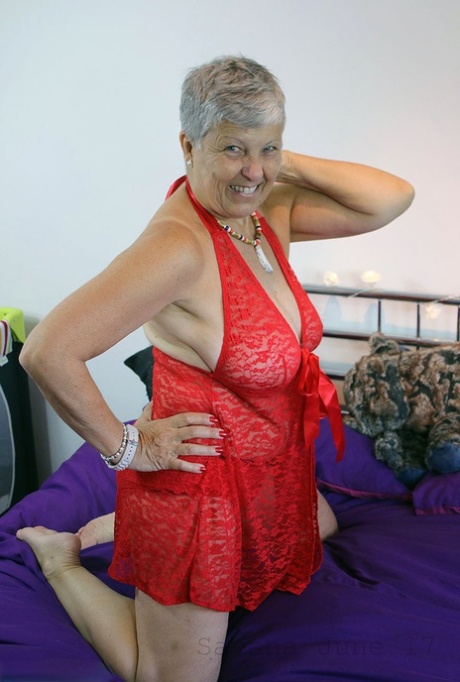 fat milf riding beautiful gallery