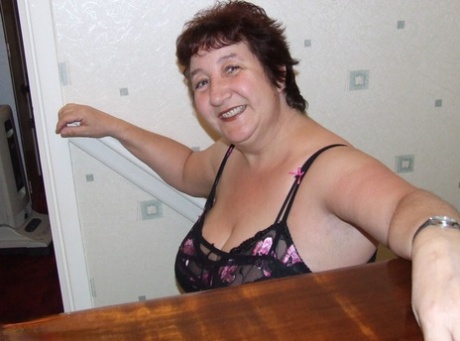 black bbw pussy play naked picture