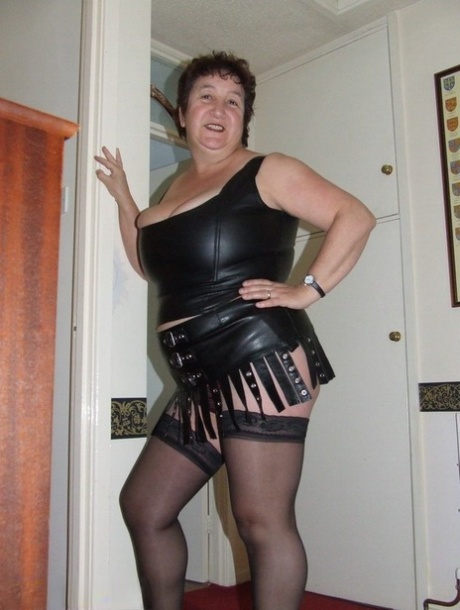 thick squirt sexy nude photo