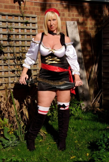 bbw smashed top picture