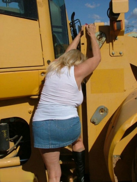 fat girls sucking dick beautiful xxx image