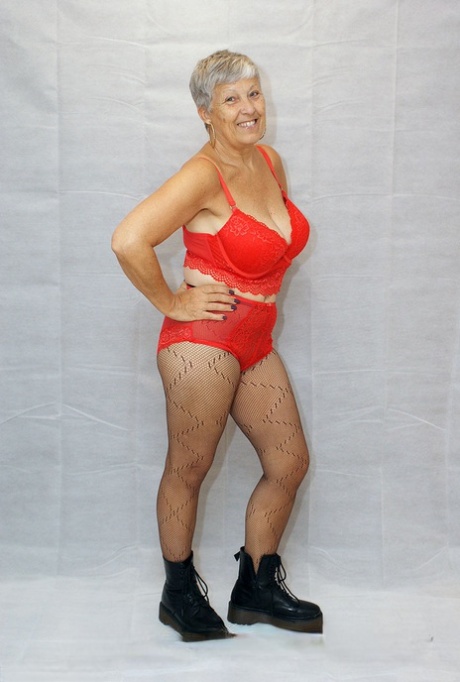 hot curvy blond xxx pictures