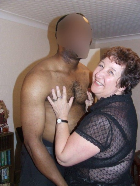 my big ass stepsister did not buy food but went out instead sexy naked picture