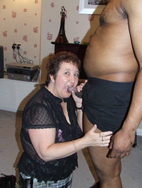 old young bbw lesbian art nude pics