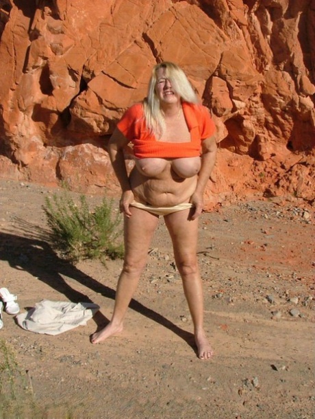 fat ebony ghetto mom in a jaccuzi free pics