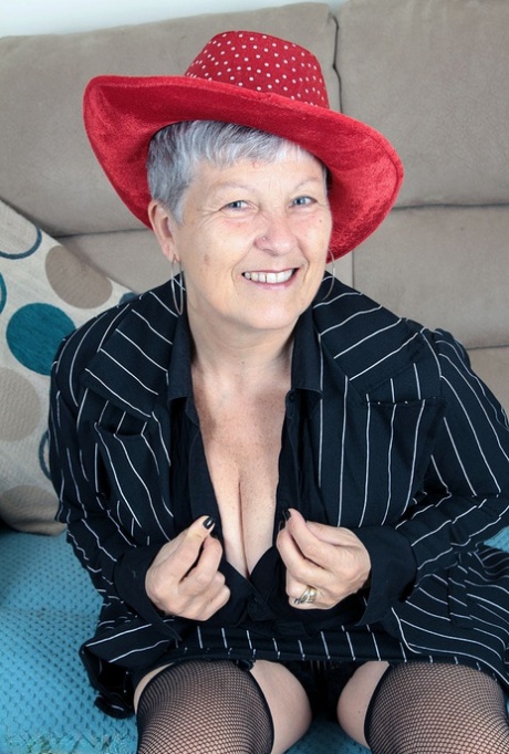 chubby german milf creampied on real homemade hot photo