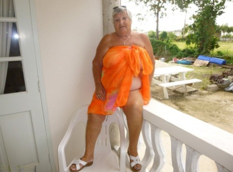 curvy thot free xxx image