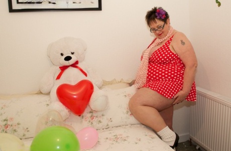thick mature moms art nude gallery