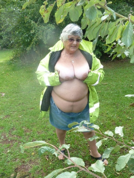 thick black babe with massive breasts teasing hot naked image