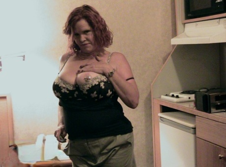 download free chubby camel toe big fake titty wife gets perfect pictures