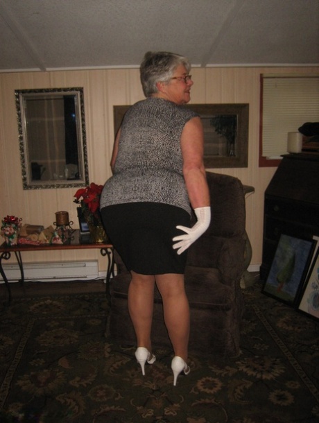 big booty puffy anus xxx pics