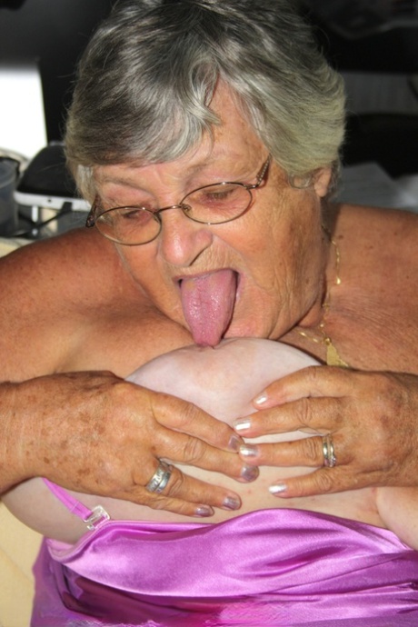curvy black bitch art naked photos