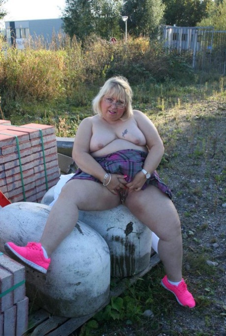 big ass jiggle and twerking to sph song sexy nude photo
